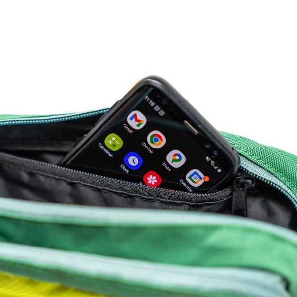 14037787_TrekkerWaistPack_MeadowGreen_InsideDetail.jpg