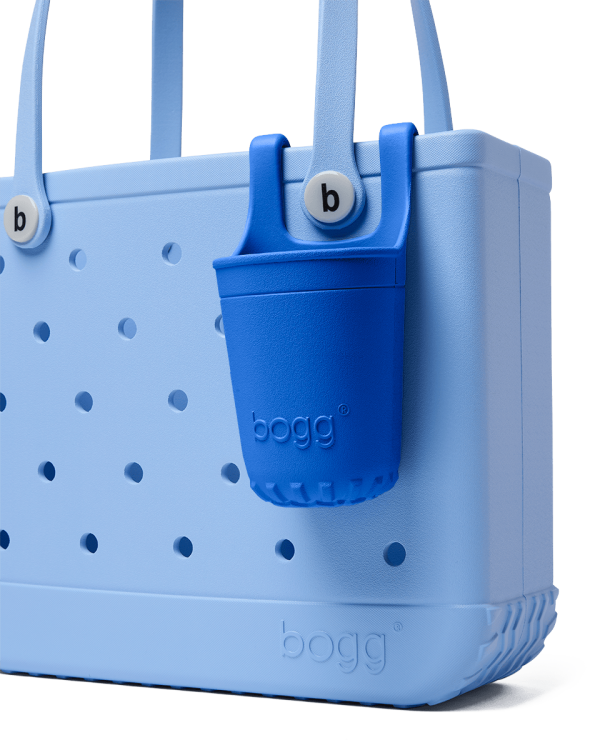 BEVY01_BLU01_F_2809e5d3-8c4e-4b59-9149-2daf1e27cbf4.png